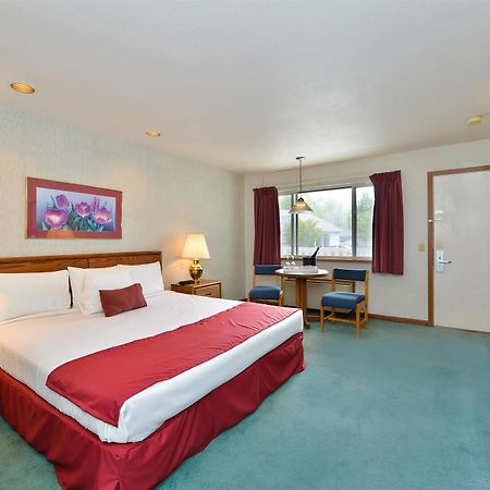 Travelodge By Wyndham Mackinaw City Zewnętrze zdjęcie