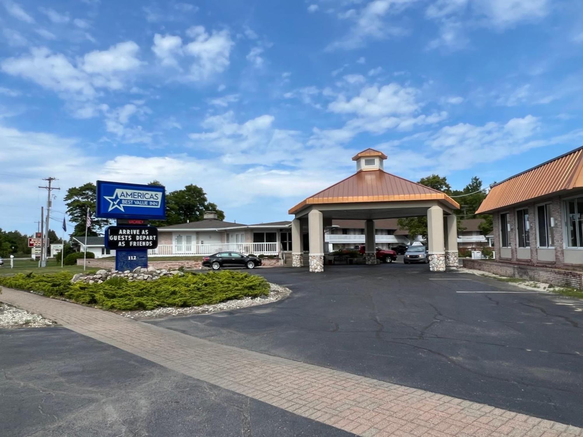 Travelodge By Wyndham Mackinaw City Zewnętrze zdjęcie